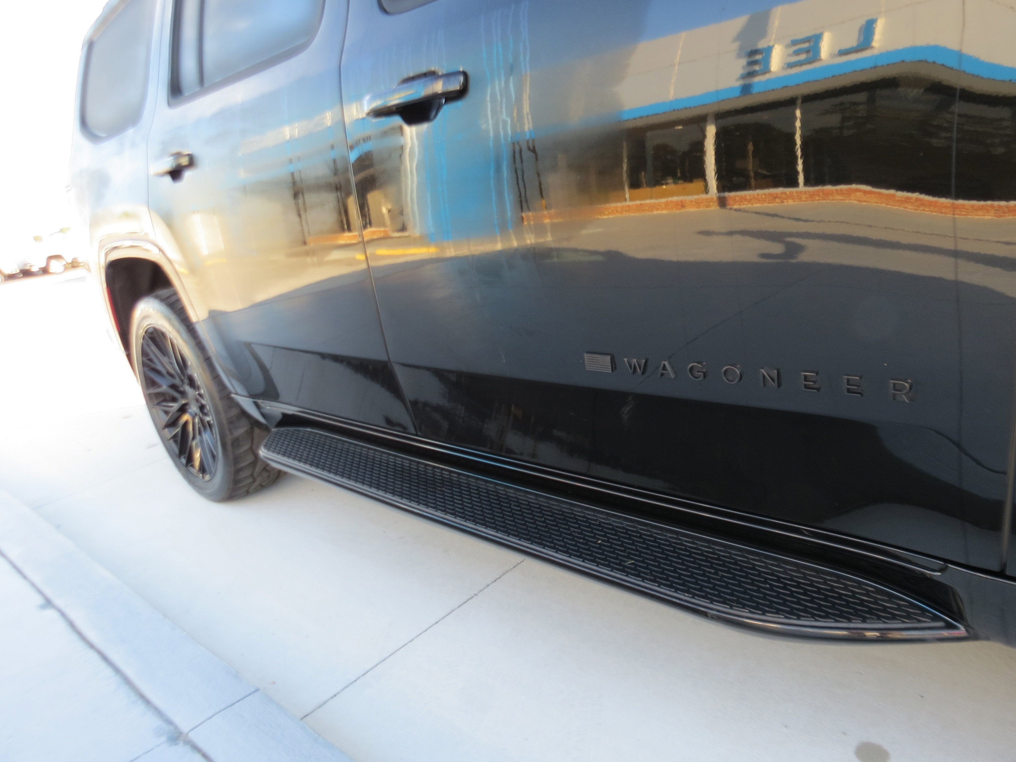 2024 Jeep Wagoneer Series II Carbide 4x2