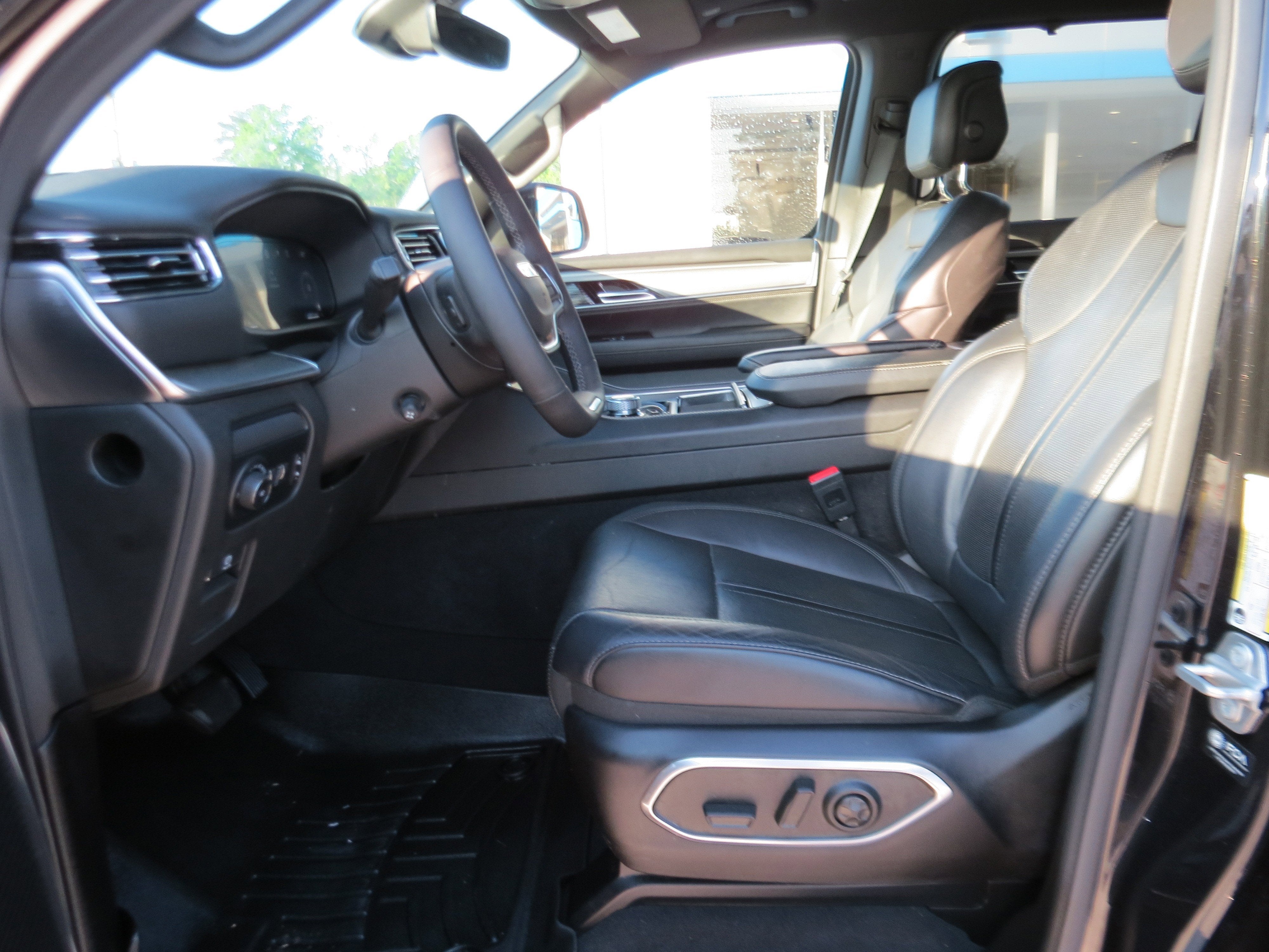 2024 Jeep Wagoneer Series II Carbide 4x2