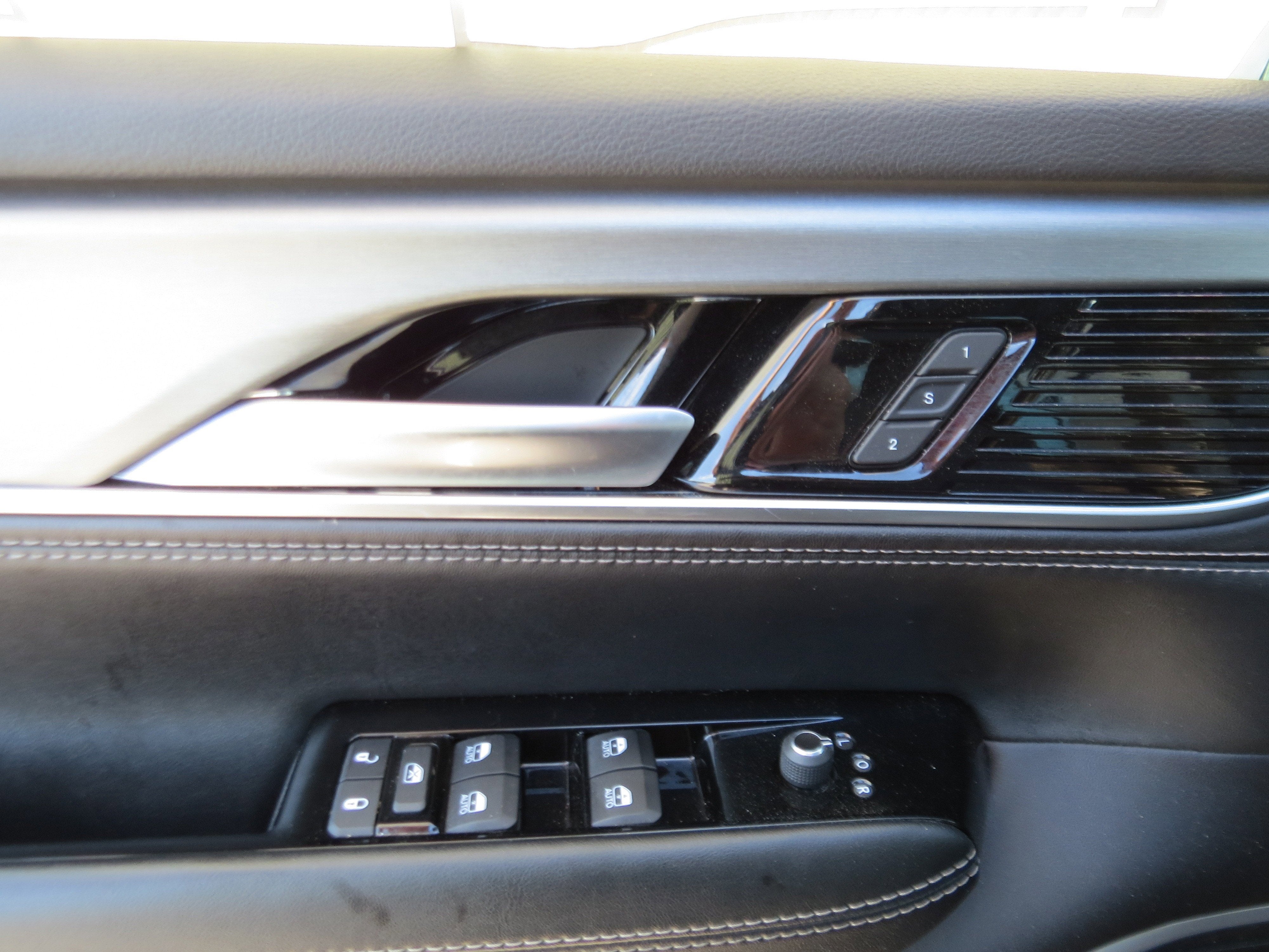 2024 Jeep Wagoneer Series II Carbide 4x2