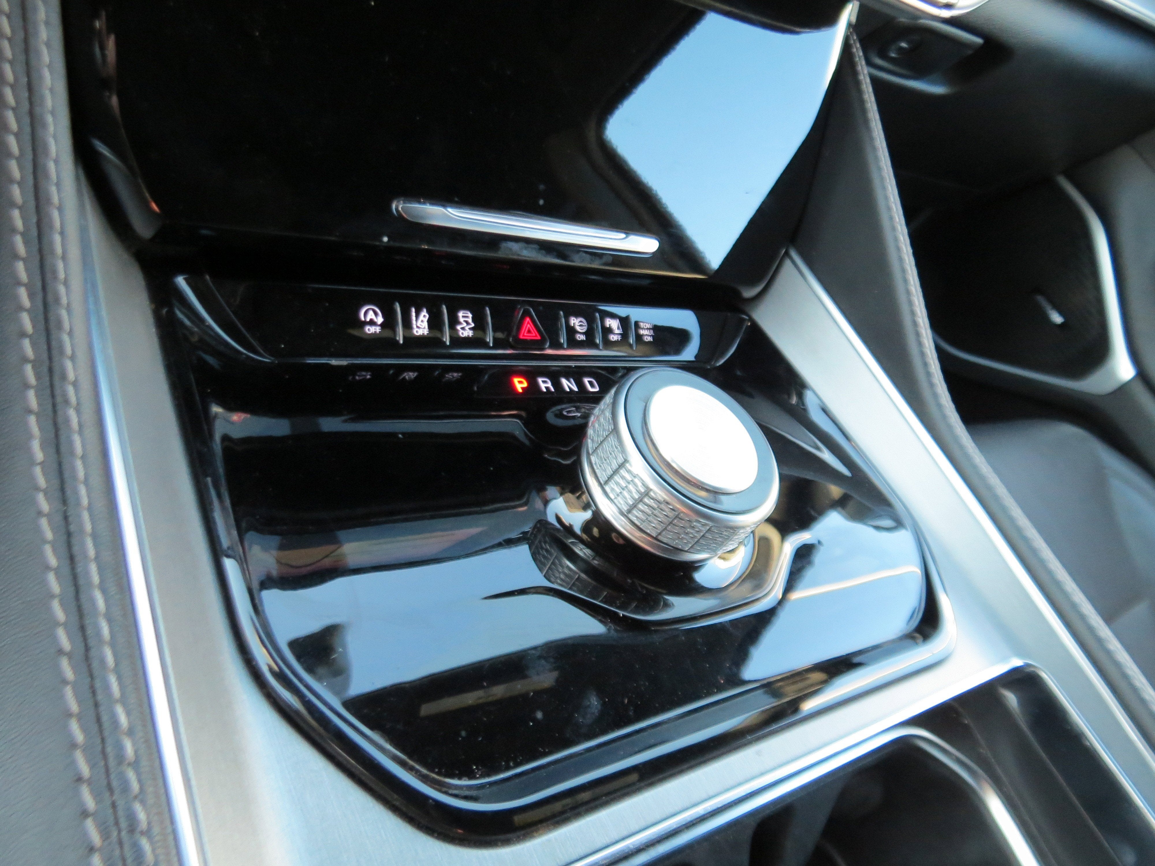 2024 Jeep Wagoneer Series II Carbide 4x2