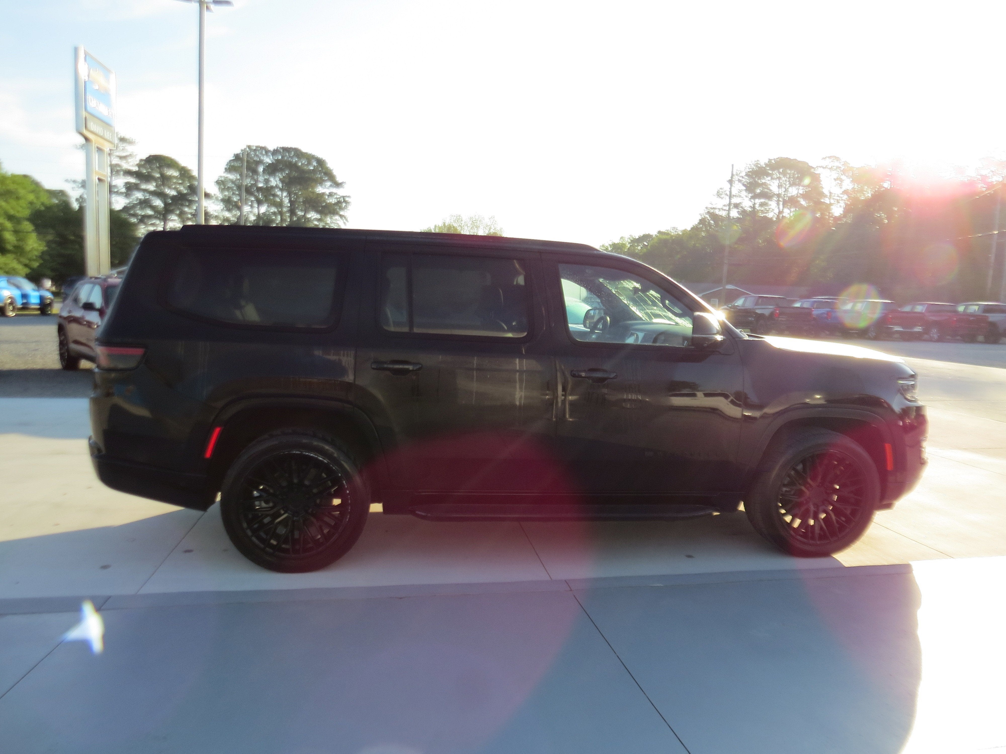 2024 Jeep Wagoneer Series II Carbide 4x2
