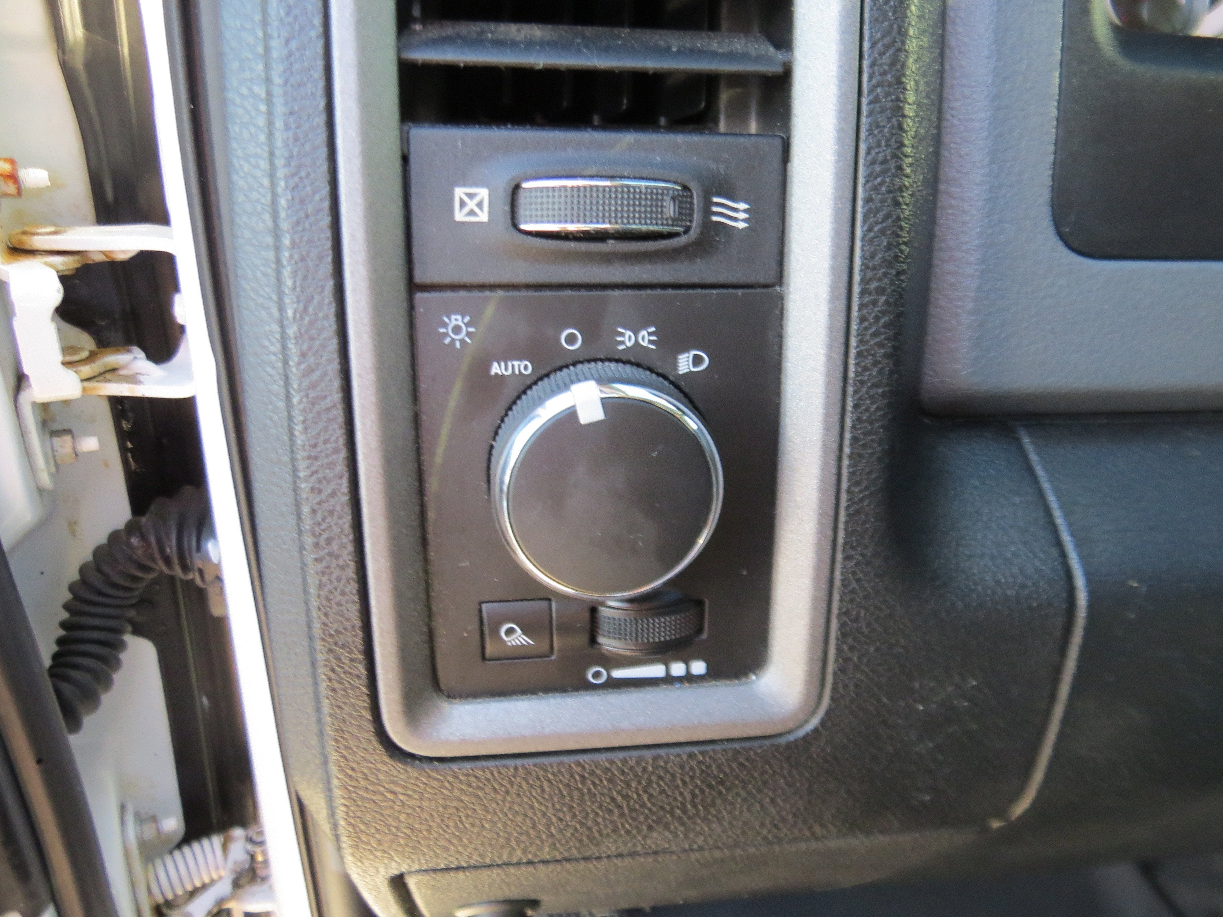 2017 RAM 1500 Tradesman Quad Cab 4x2 6'4" Box