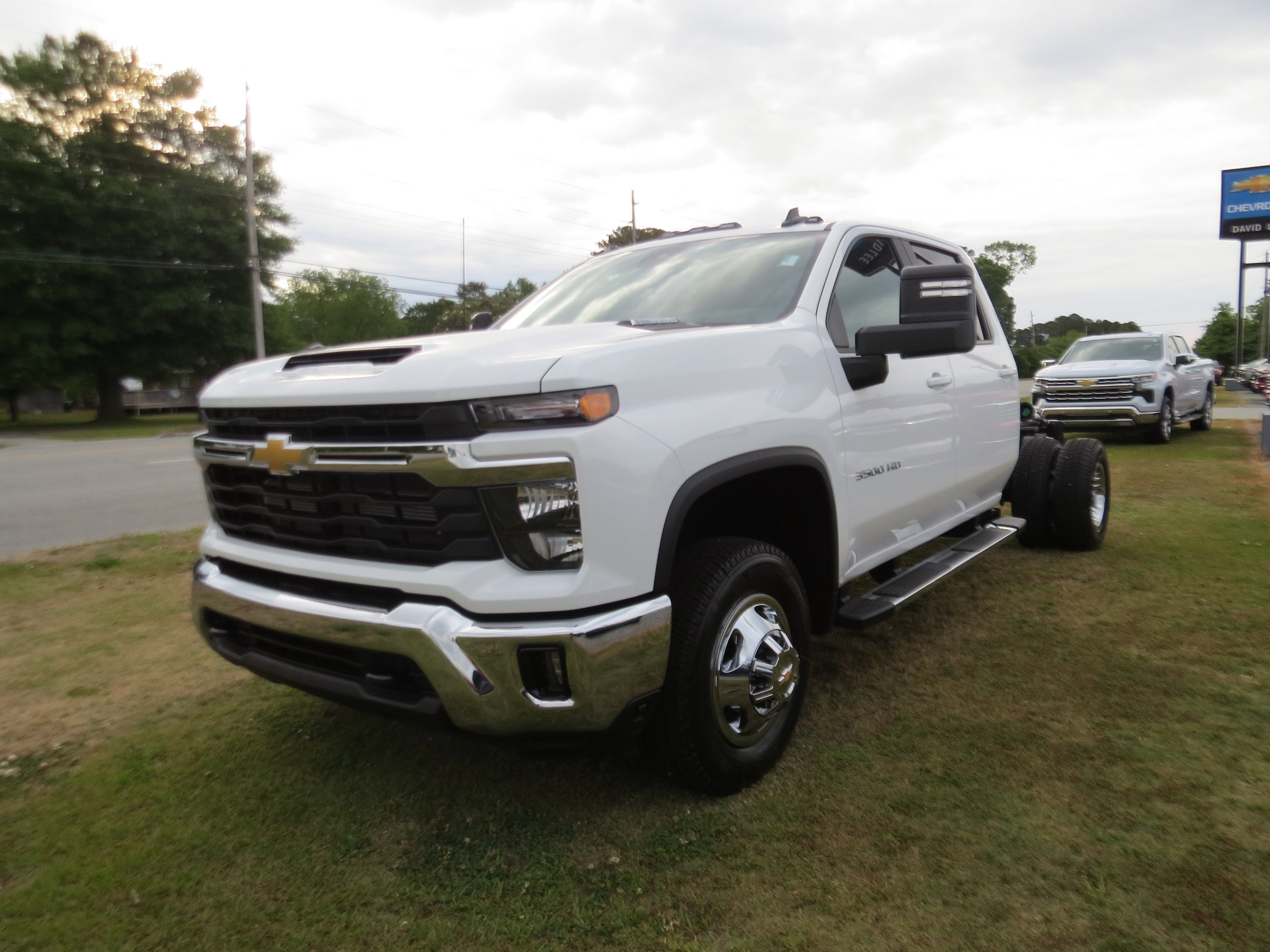 2026 Chevrolet Silverado 3500 HD Chassis Cab LT