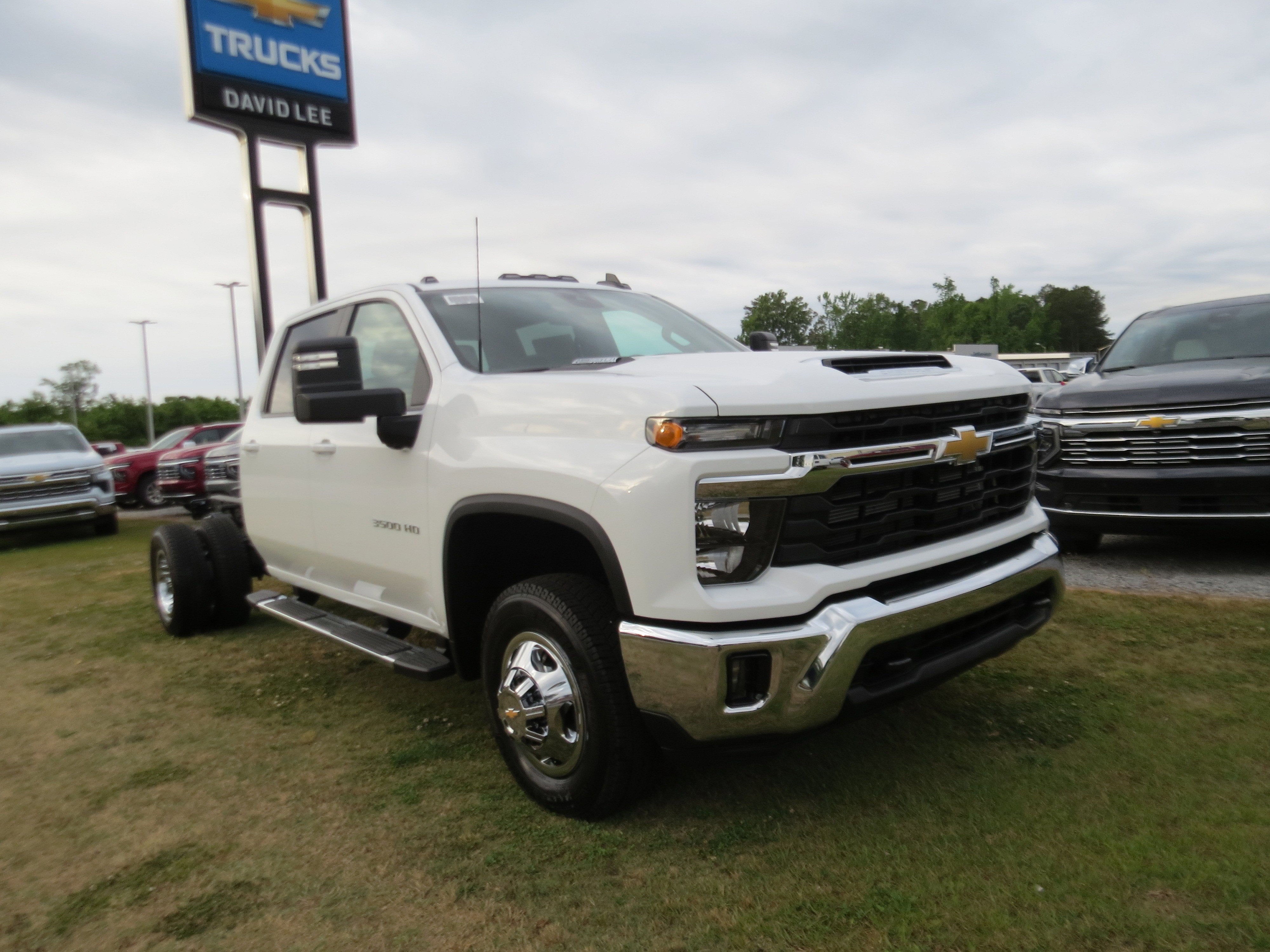 2026 Chevrolet Silverado 3500 HD Chassis Cab LT