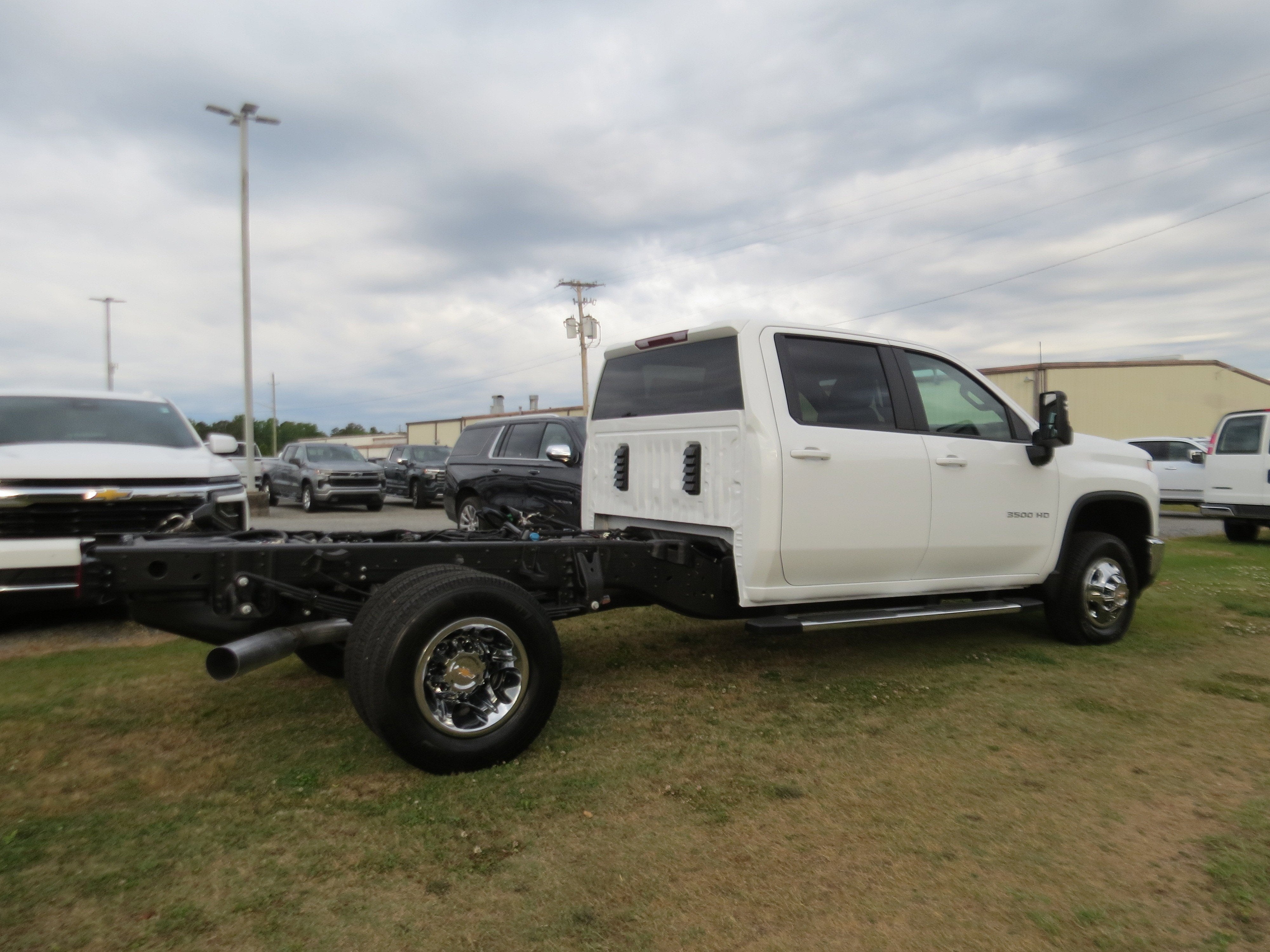 2026 Chevrolet Silverado 3500 HD Chassis Cab LT
