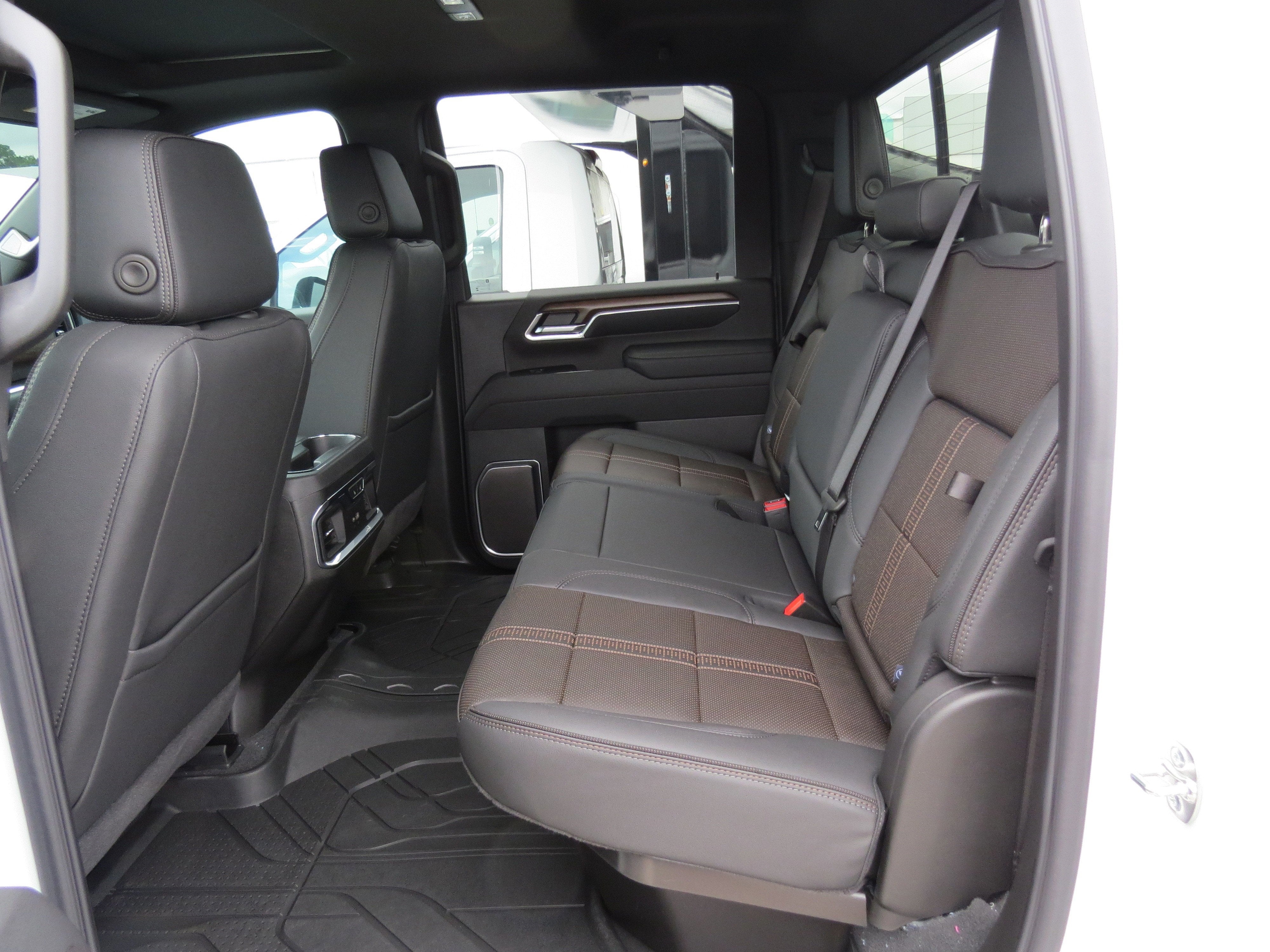 2025 Chevrolet Silverado 3500 HD High Country