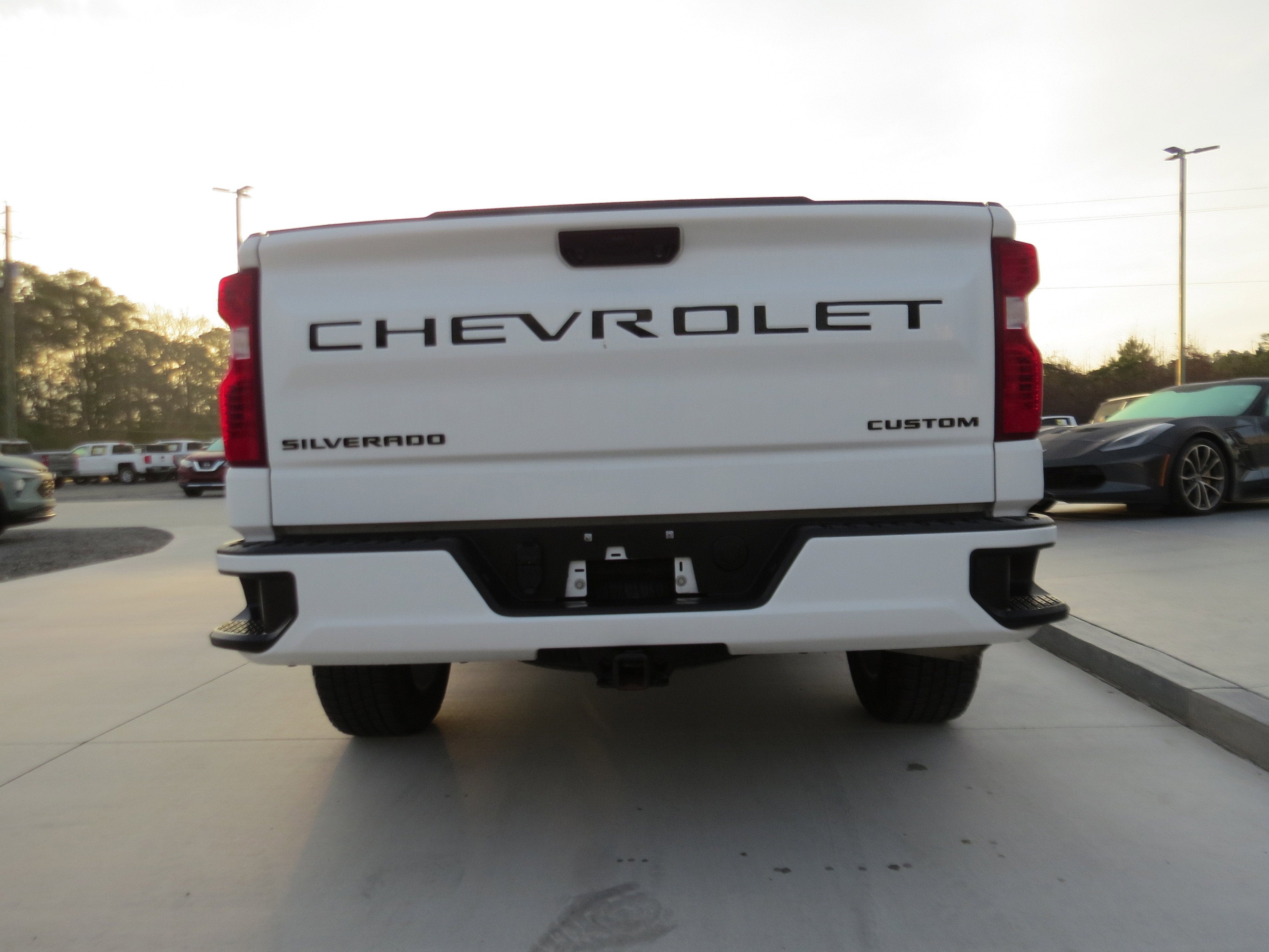 2023 Chevrolet Silverado 1500 Custom