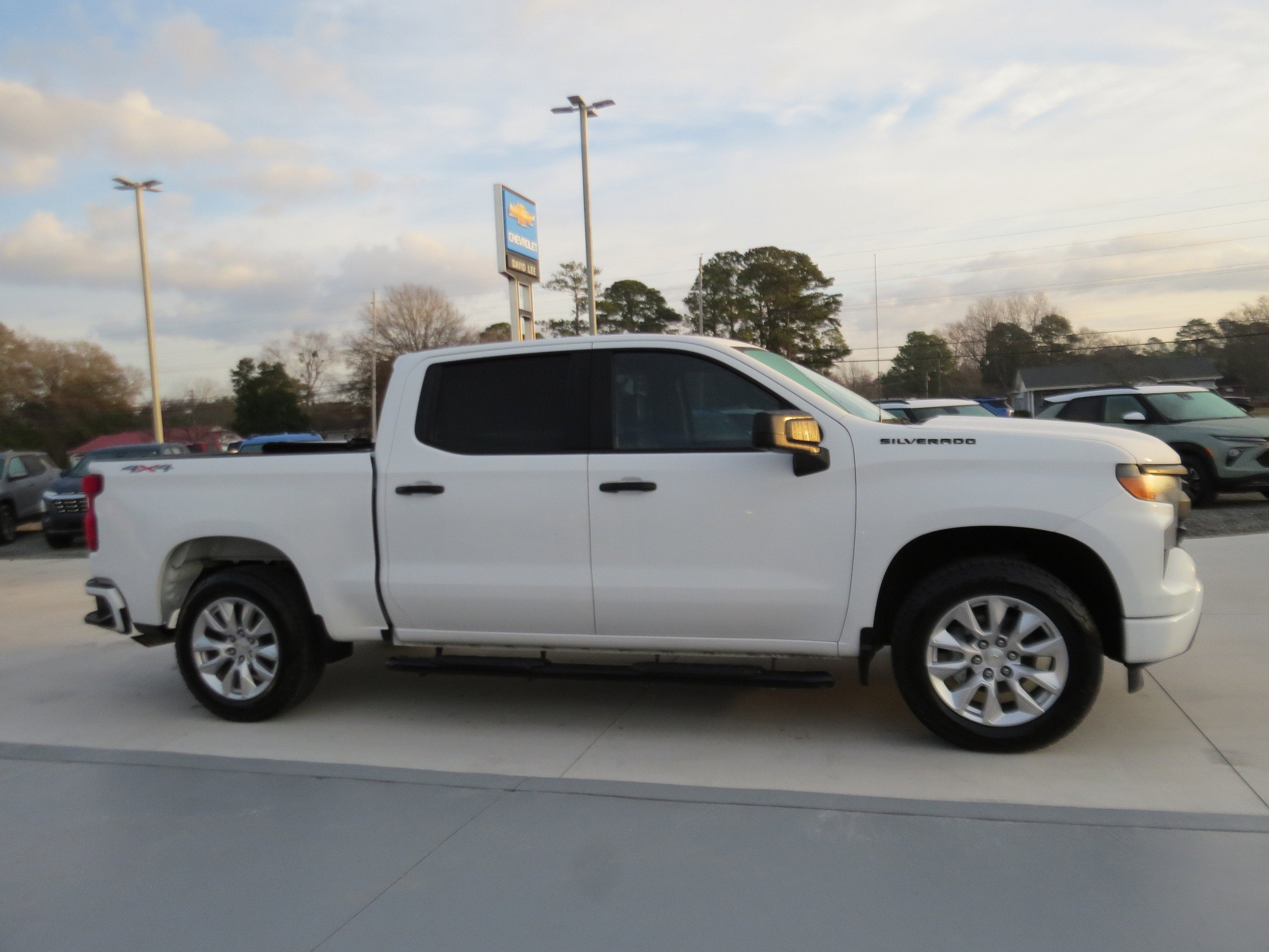 2023 Chevrolet Silverado 1500 Custom