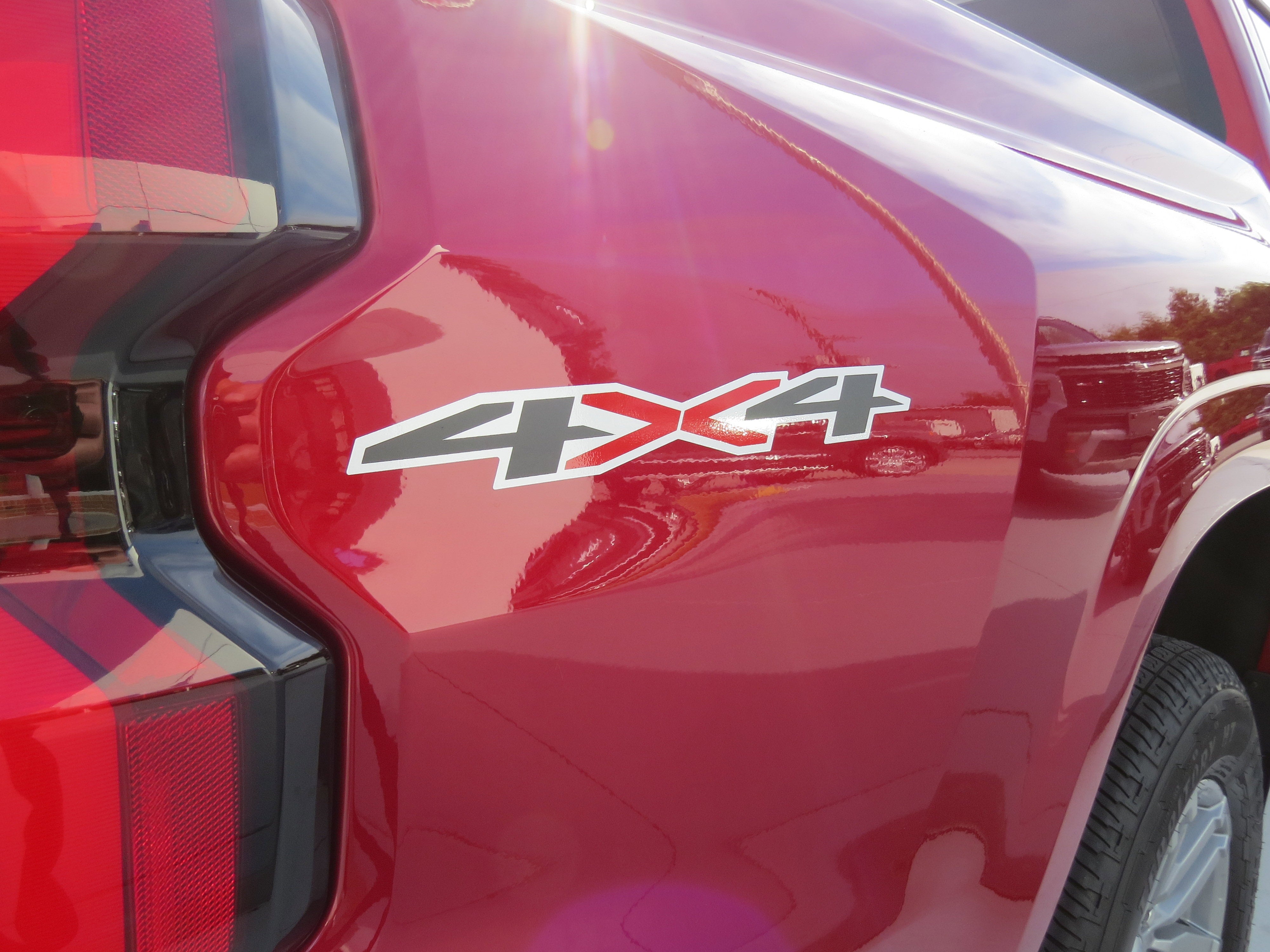 2025 Chevrolet Colorado WT/LT