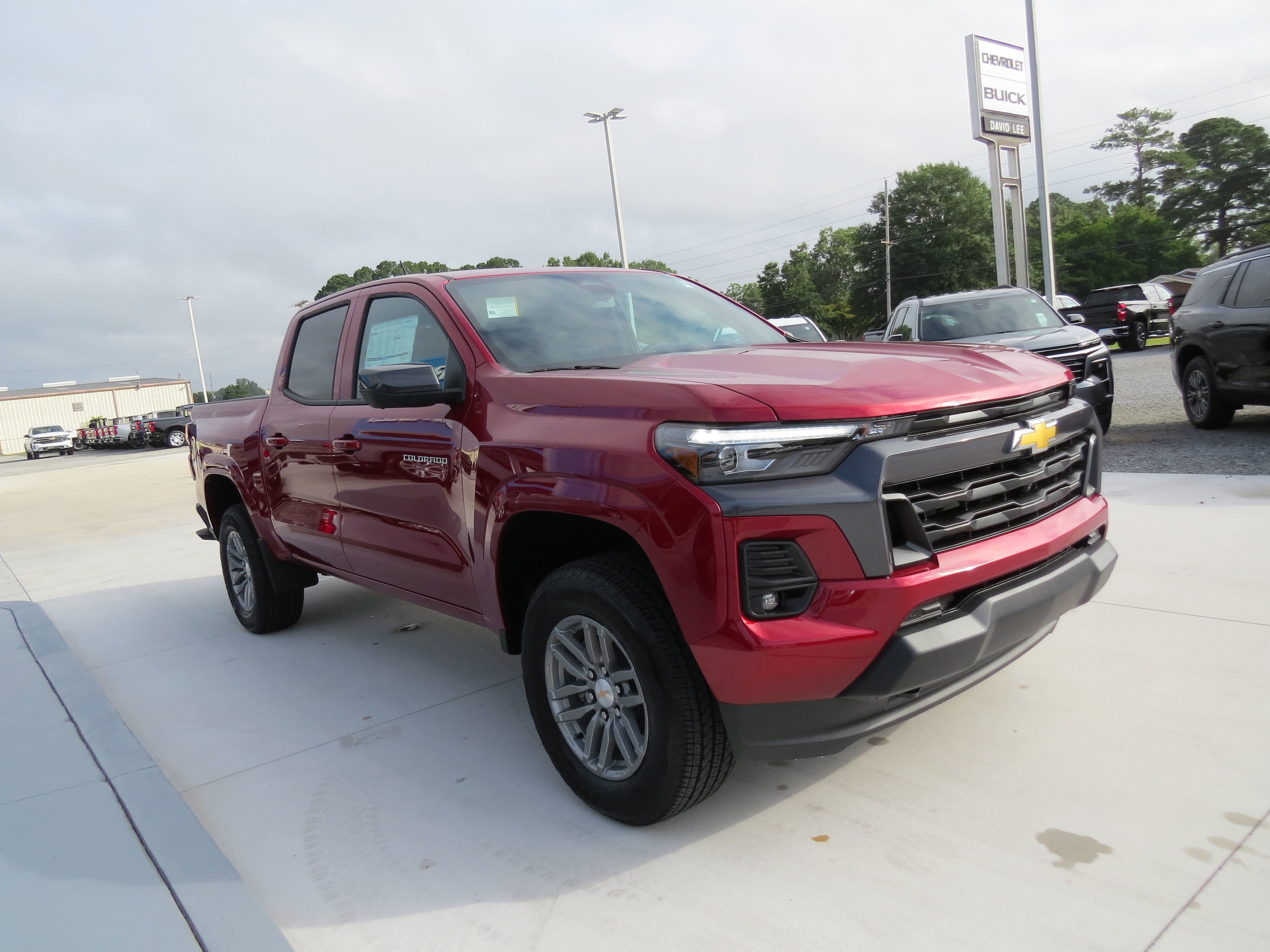2025 Chevrolet Colorado WT/LT