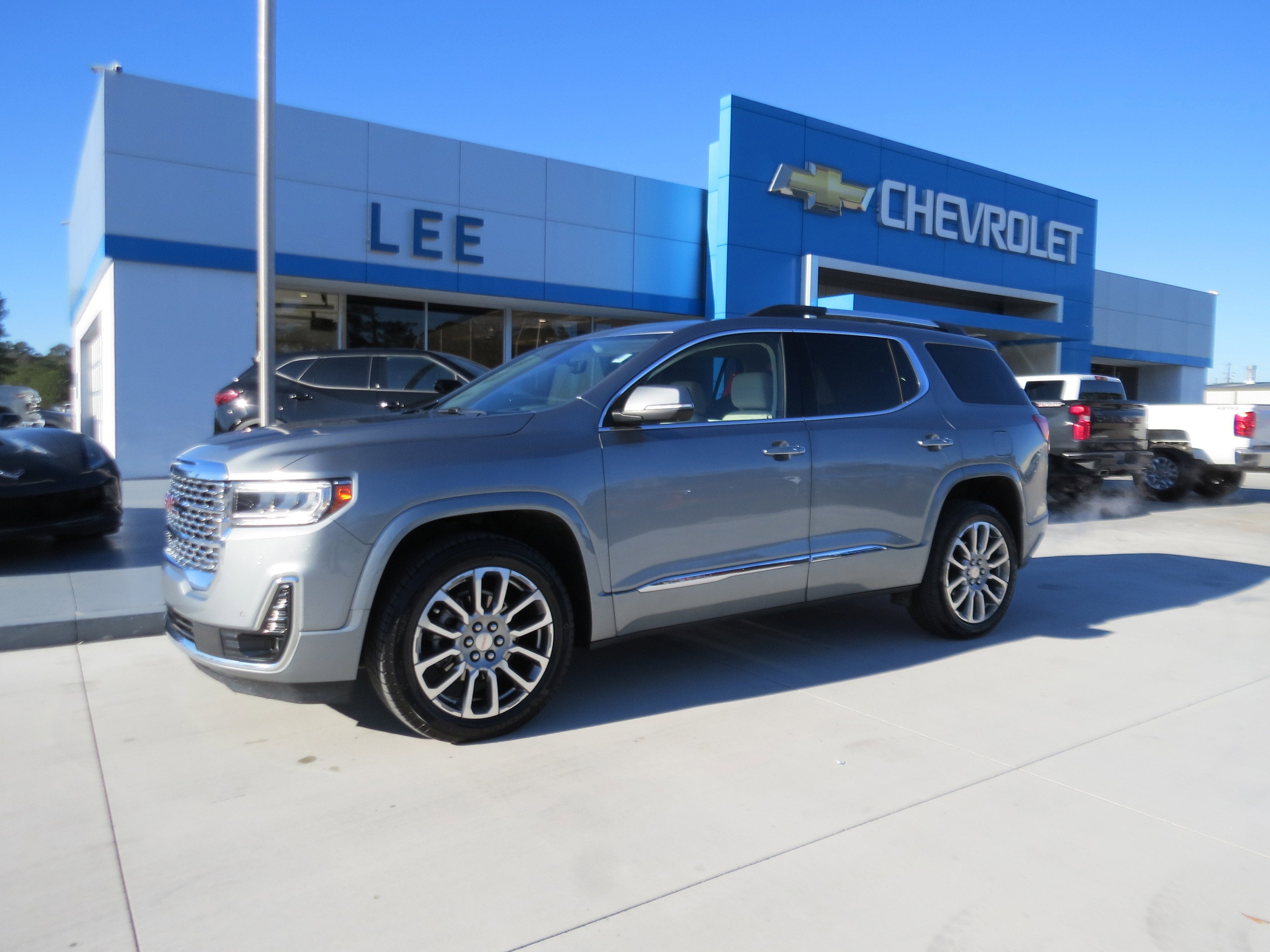 2023 GMC Acadia Denali