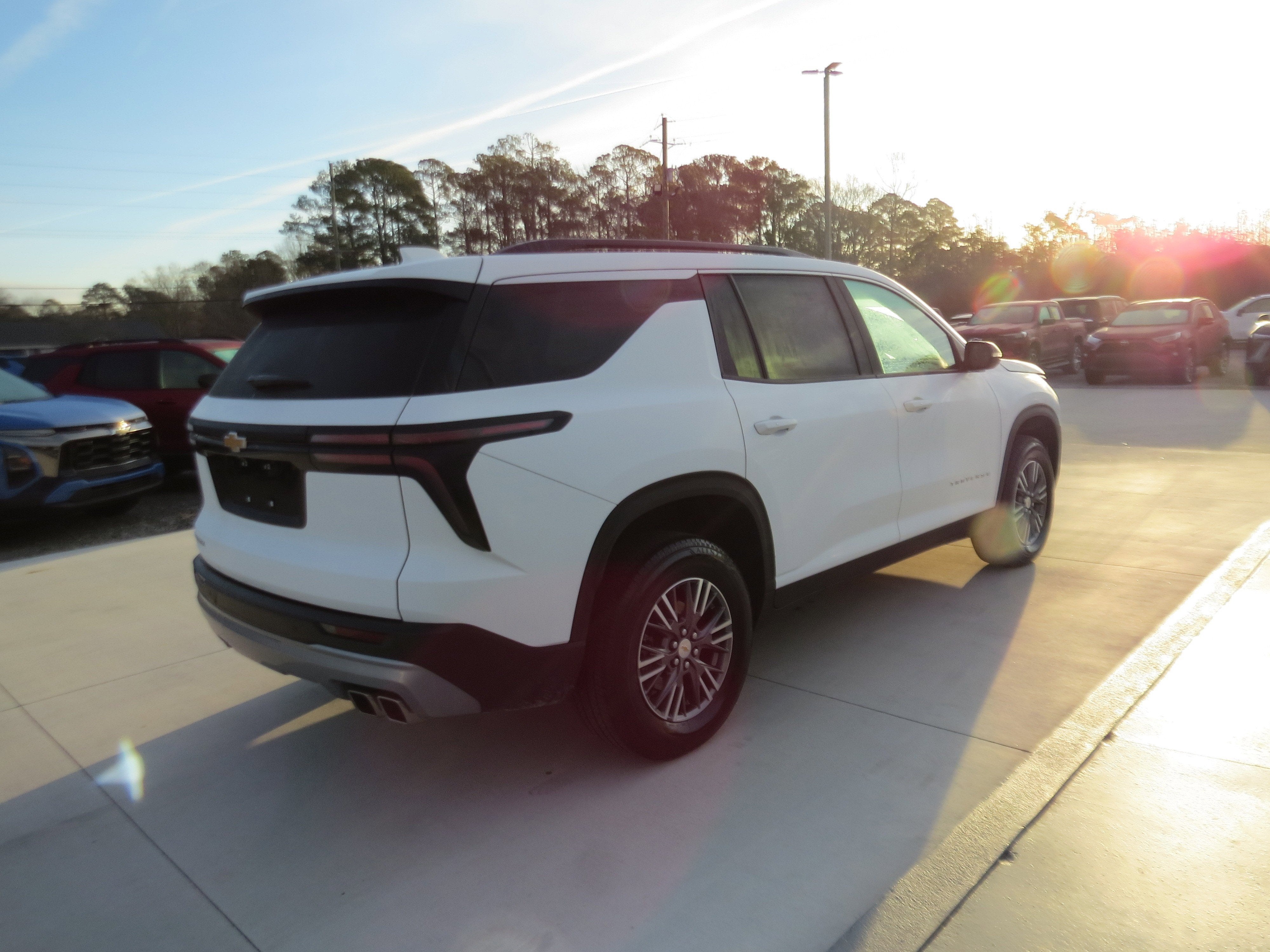 2025 Chevrolet Traverse LT