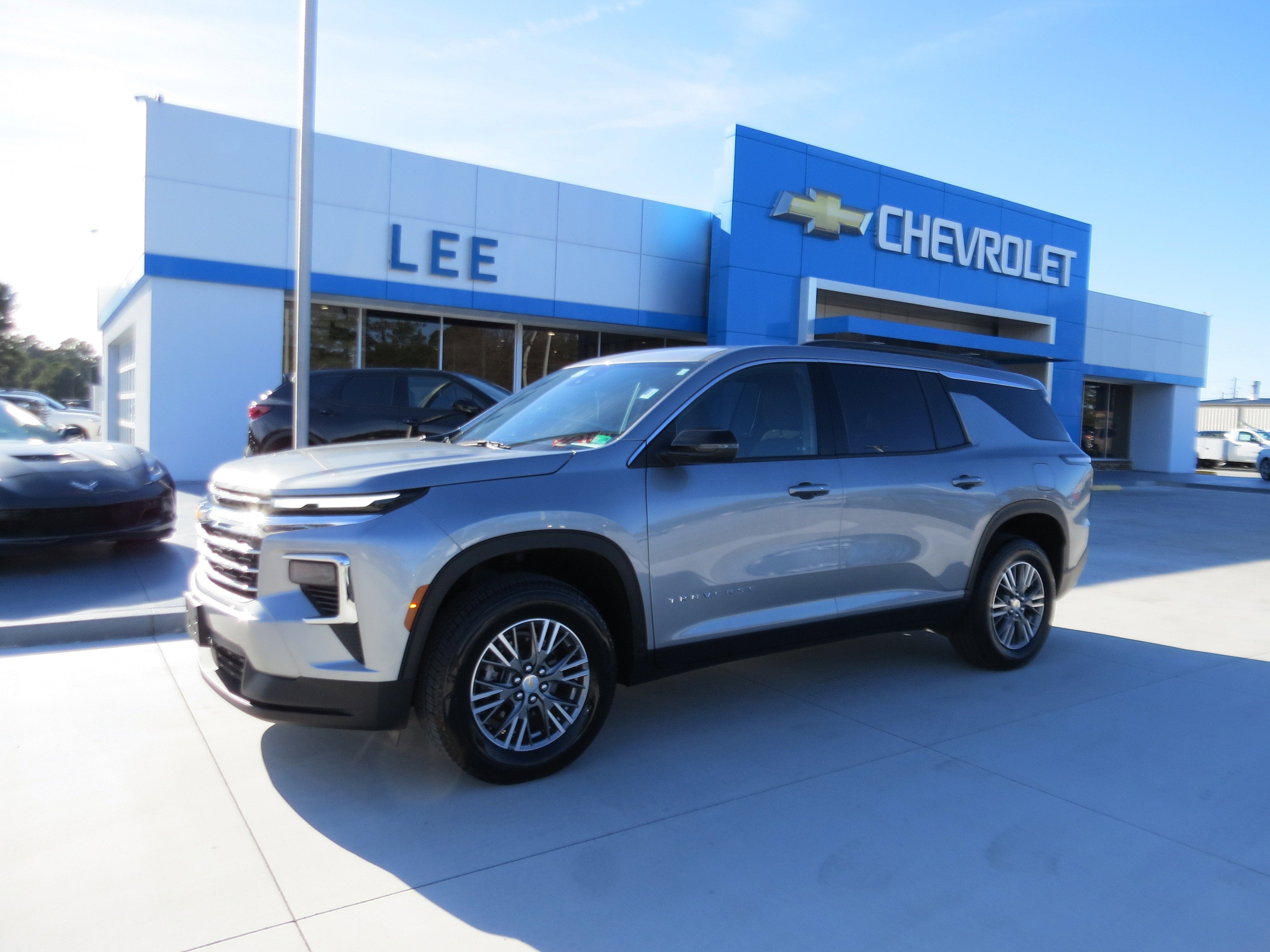 2025 Chevrolet Traverse LT