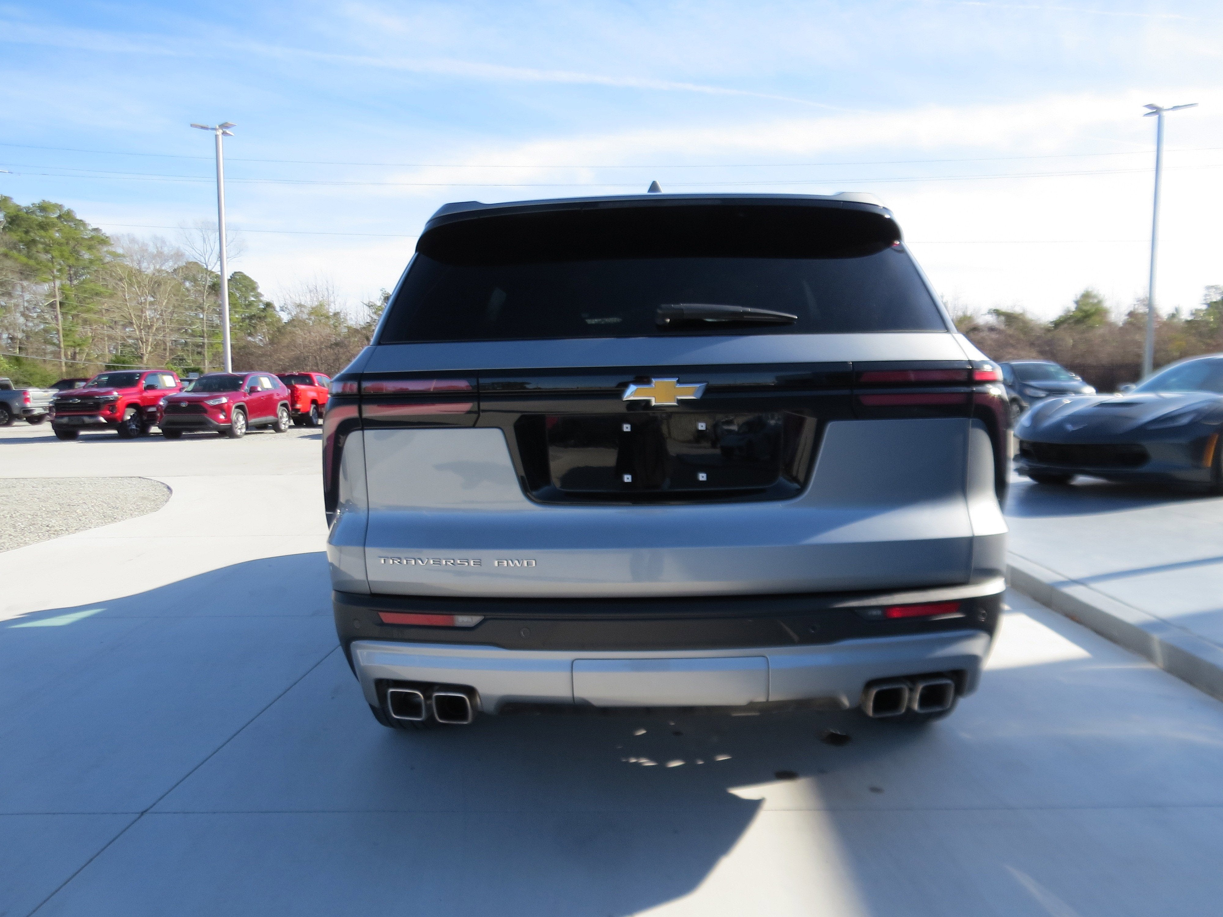 2025 Chevrolet Traverse LT