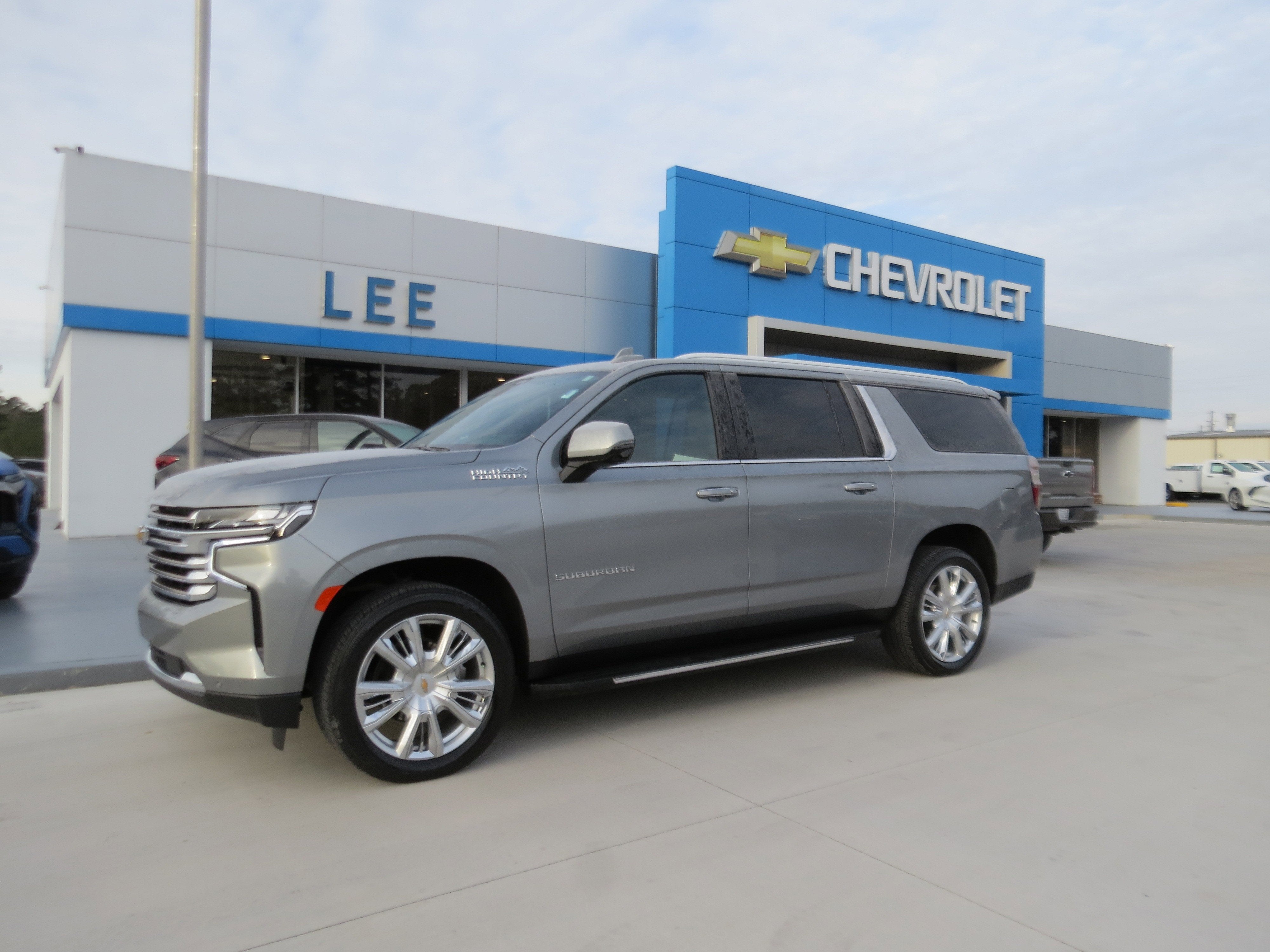 2023 Chevrolet Suburban High Country