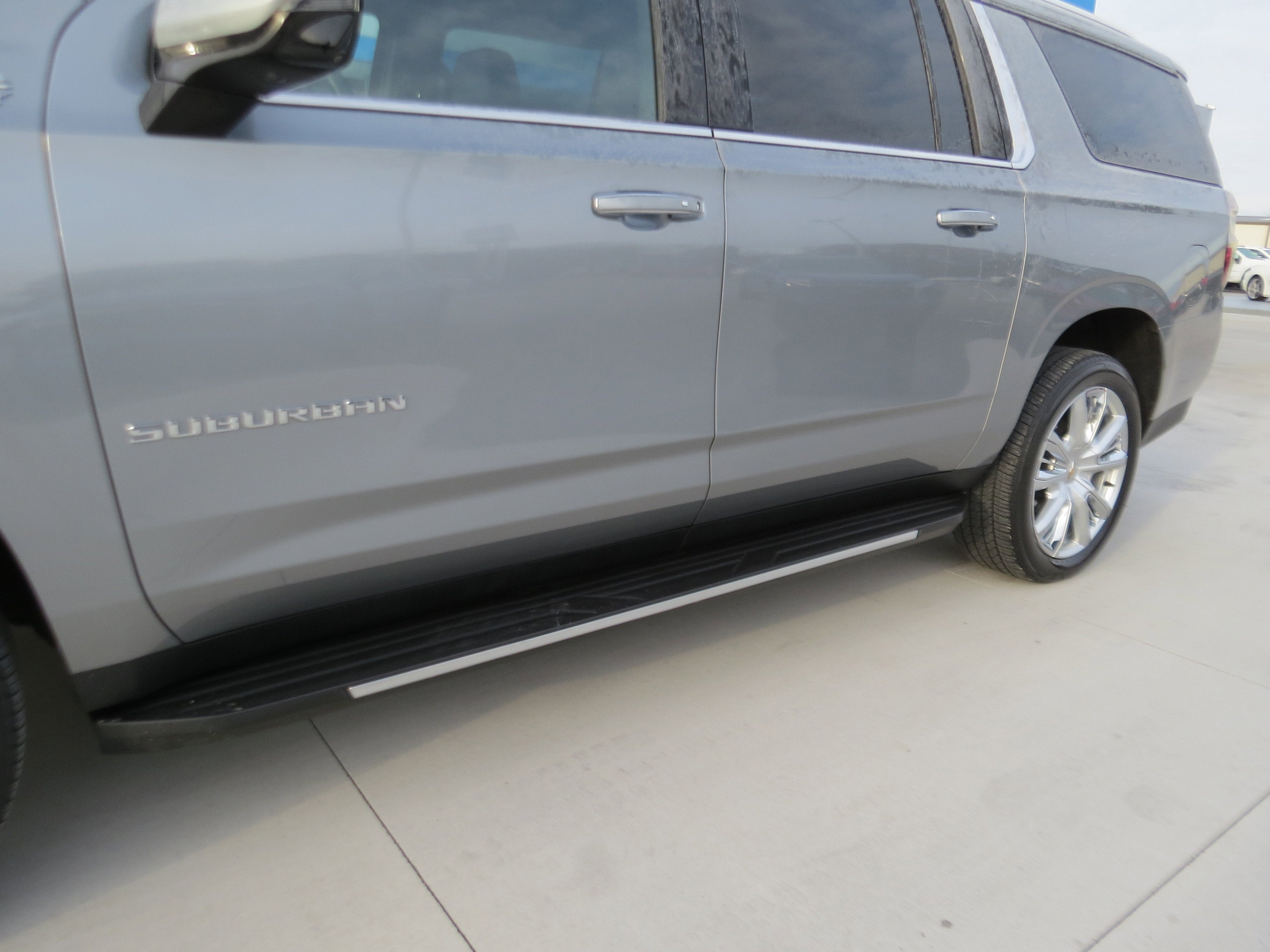 2023 Chevrolet Suburban High Country