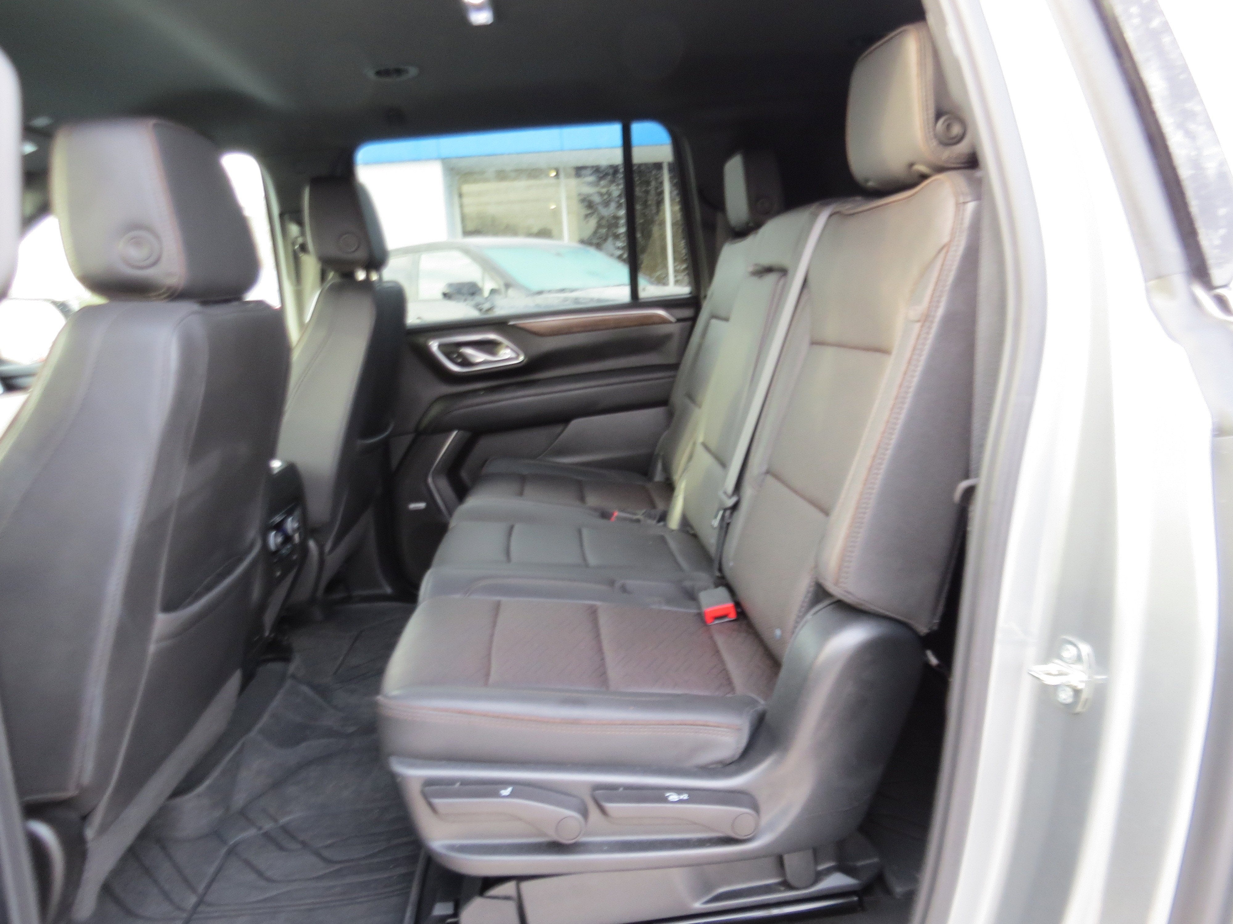 2023 Chevrolet Suburban High Country