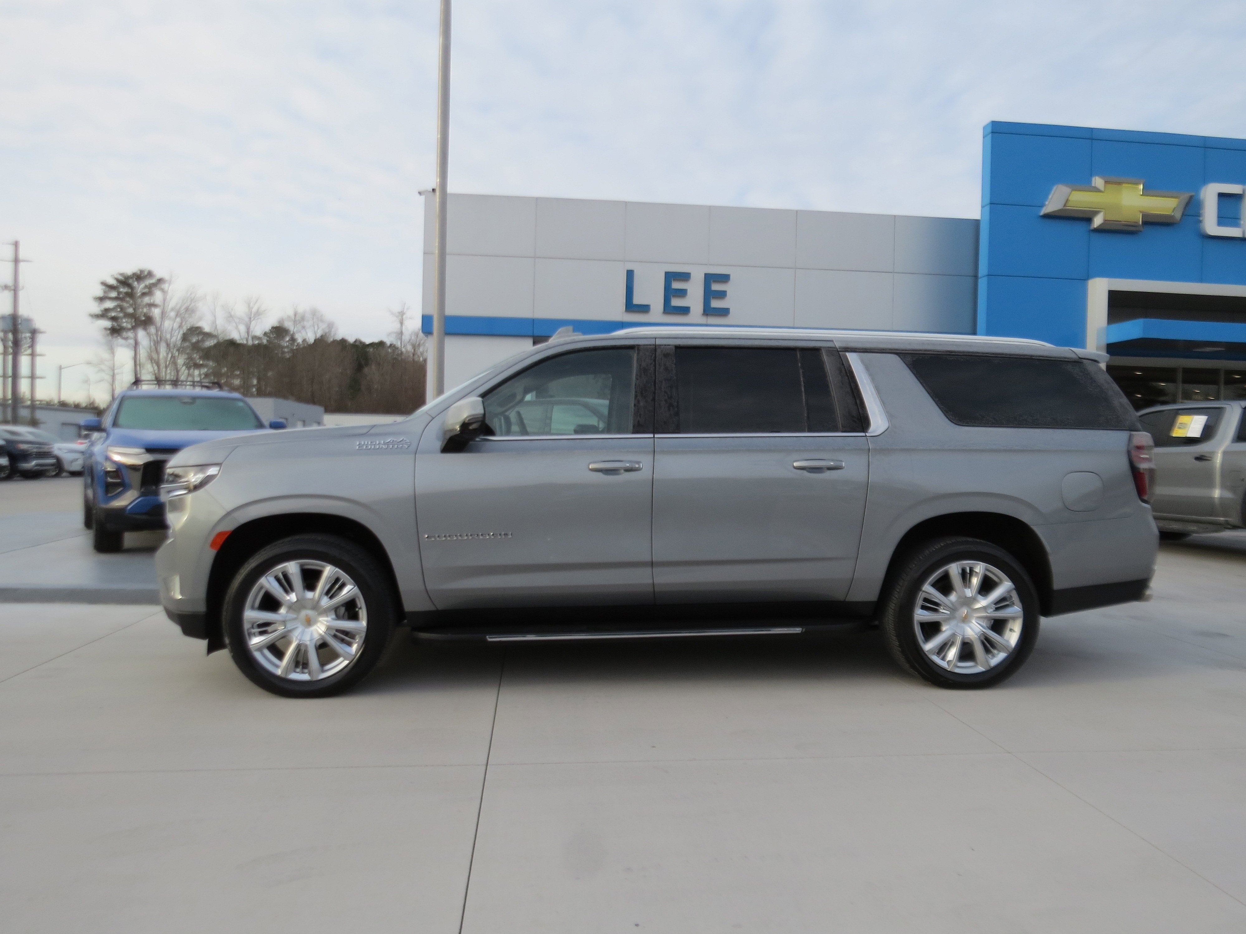 2023 Chevrolet Suburban High Country