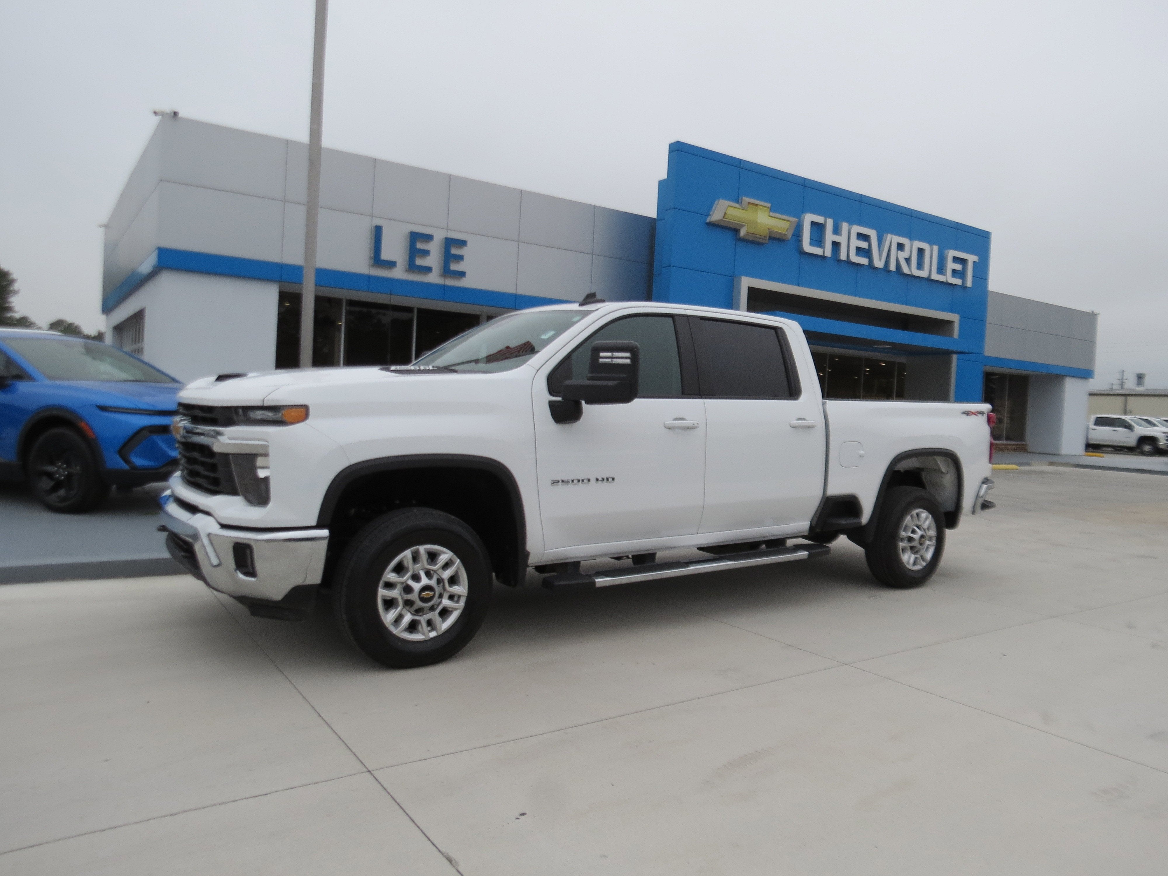 2025 Chevrolet Silverado HD LT 4WD Crew Cab Standard Box's photo