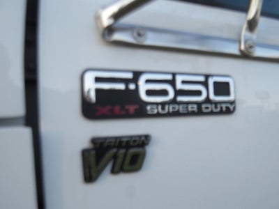 2013 Ford Super Duty F-650 Straight XL