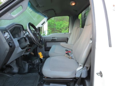 2013 Ford Super Duty F-650 Straight XL