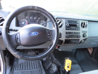 2013 Ford Super Duty F-650 Straight XL