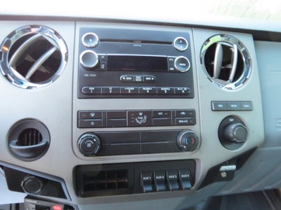 2013 Ford Super Duty F-650 Straight XL