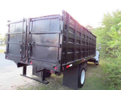2013 Ford Super Duty F-650 Straight XL