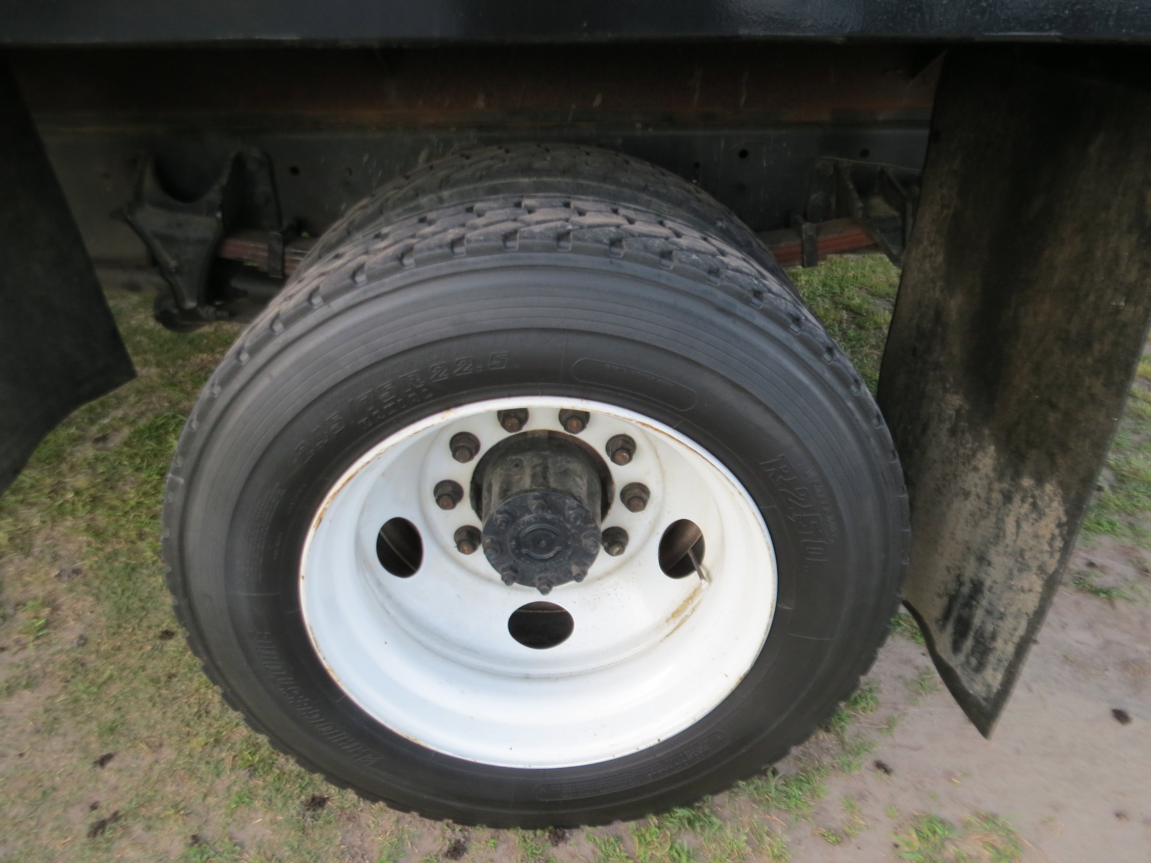 2013 Ford Super Duty F-650 Straight XL