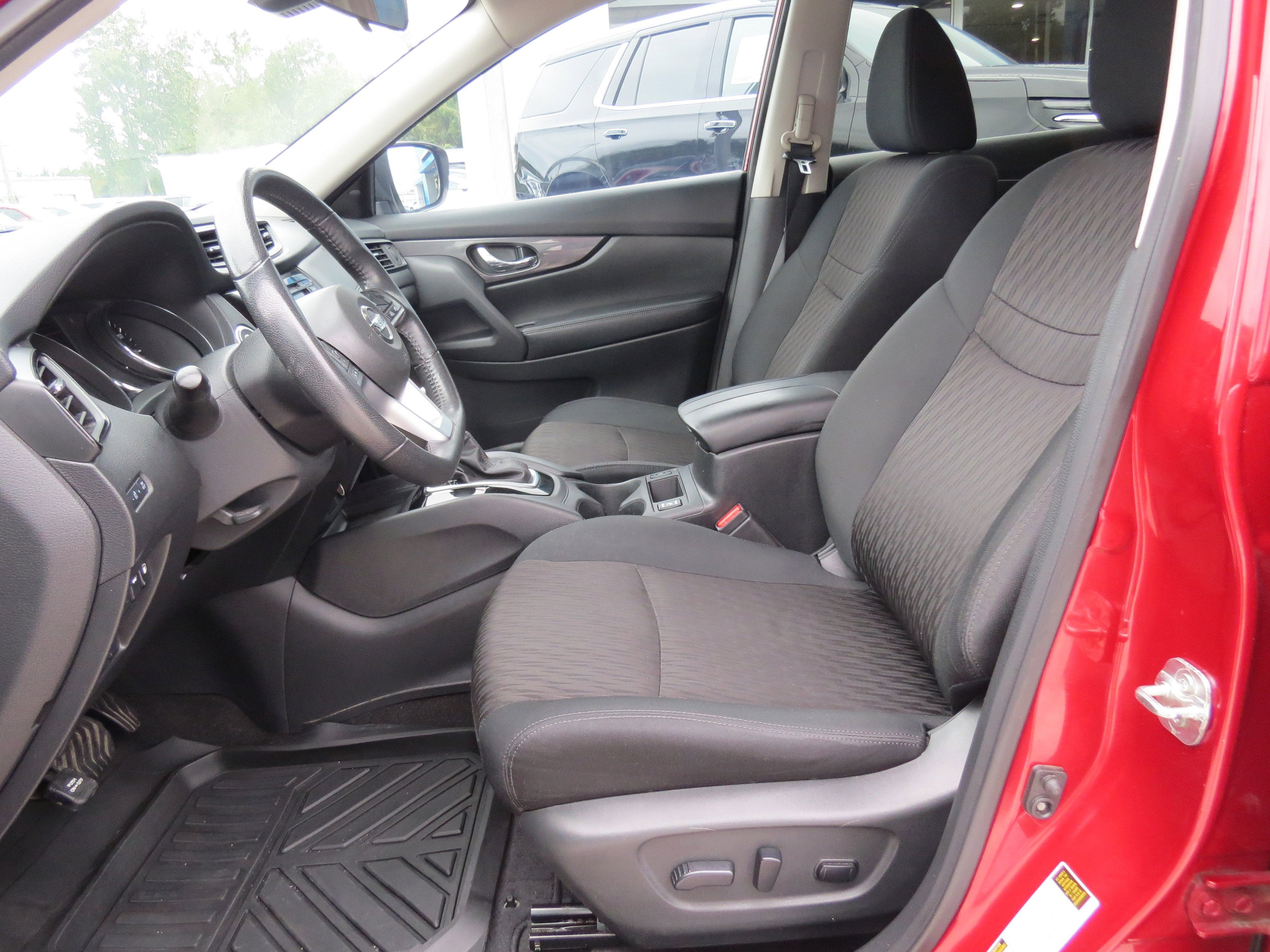 2020 Nissan Rogue SV FWD