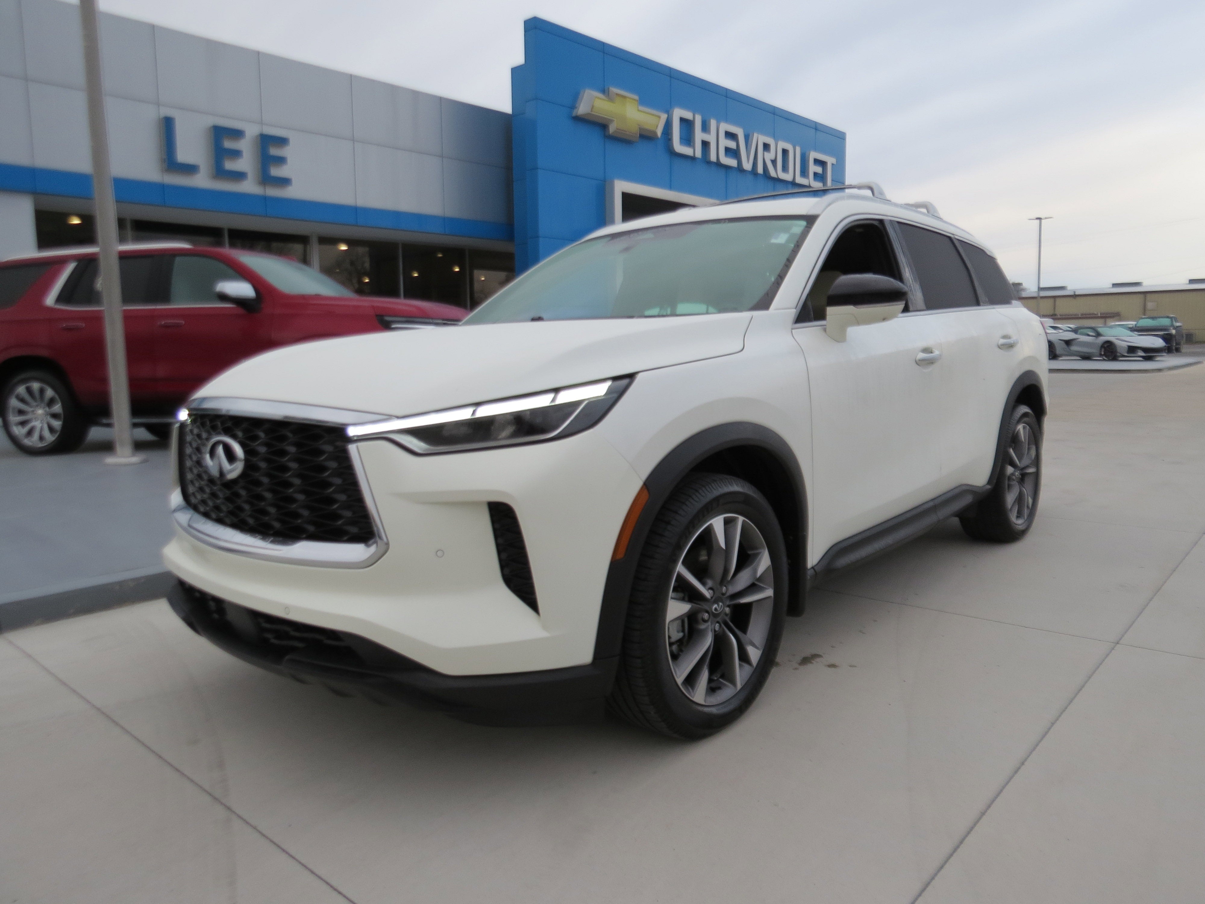 2023 INFINITI QX60 LUXE AWD